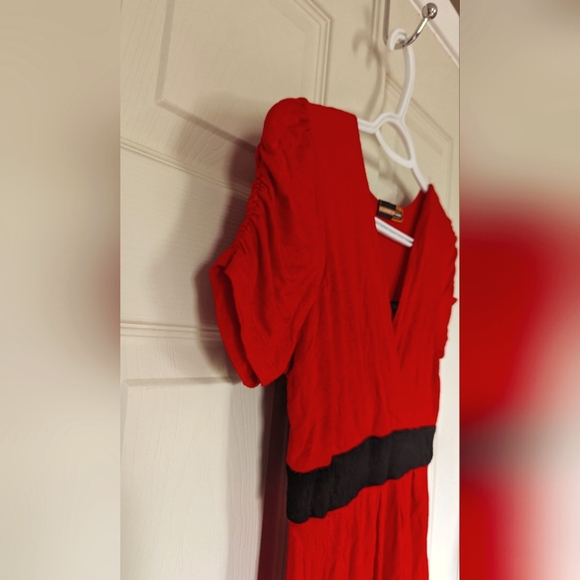 Red Dress - Picture 2 of 3